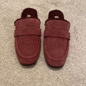 Lucky Brand Women’s Like New Burgundy Suede Shearling Loafers Size 6.5